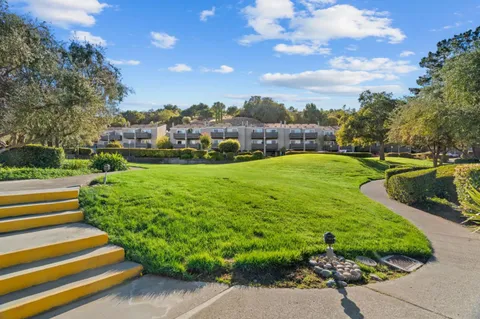 $798,000 | 4000 Farm Hill Boulevard, Unit 204, Redwood City, CA 94061
