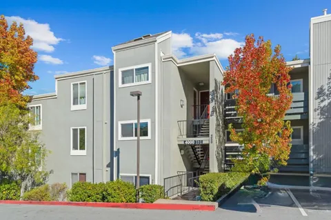 $798,000 | 4000 Farm Hill Boulevard, Unit 204, Redwood City, CA 94061