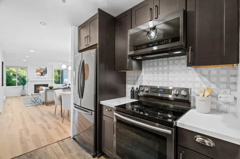 $798,000 | 4000 Farm Hill Boulevard, Unit 204, Redwood City, CA 94061