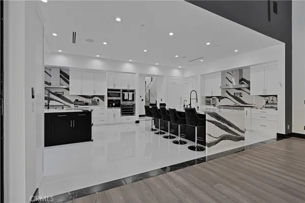 $5,000,000 | 6006 Spring Valley Road, Hidden Hills, CA 91302