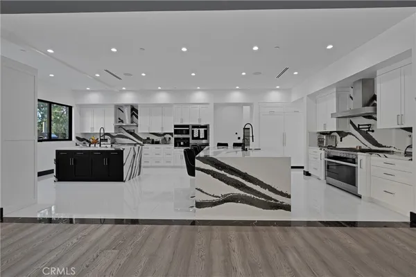 $5,000,000 | 6006 Spring Valley Road, Hidden Hills, CA 91302