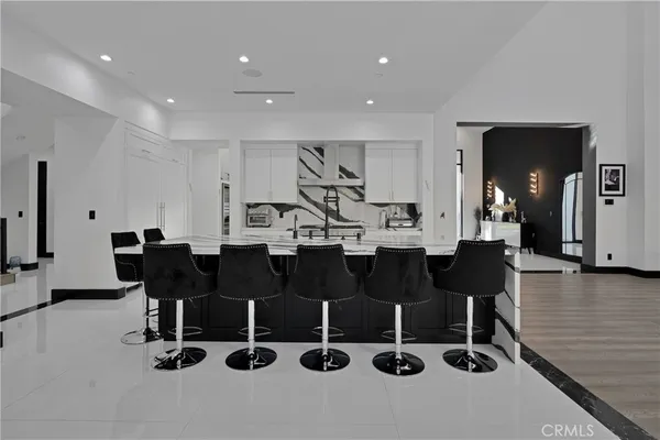 $5,000,000 | 6006 Spring Valley Road, Hidden Hills, CA 91302