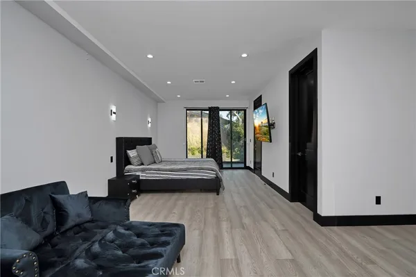 $5,000,000 | 6006 Spring Valley Road, Hidden Hills, CA 91302