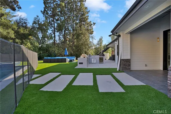 $5,000,000 | 6006 Spring Valley Road, Hidden Hills, CA 91302