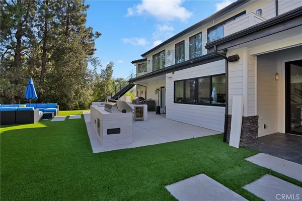 $5,000,000 | 6006 Spring Valley Road, Hidden Hills, CA 91302