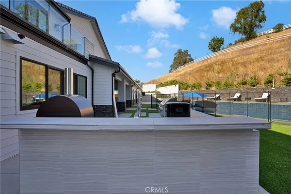 $5,000,000 | 6006 Spring Valley Road, Hidden Hills, CA 91302