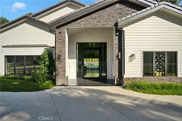 $5,000,000 | 6006 Spring Valley Road, Hidden Hills, CA 91302