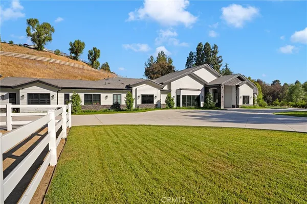 $5,000,000 | 6006 Spring Valley Road, Hidden Hills, CA 91302