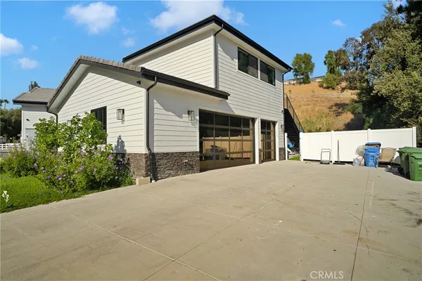 $5,000,000 | 6006 Spring Valley Road, Hidden Hills, CA 91302