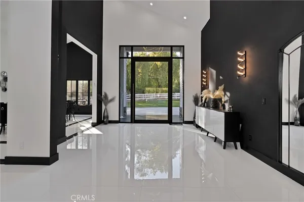 $5,000,000 | 6006 Spring Valley Road, Hidden Hills, CA 91302