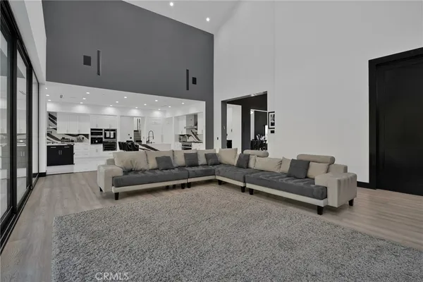 $5,000,000 | 6006 Spring Valley Road, Hidden Hills, CA 91302