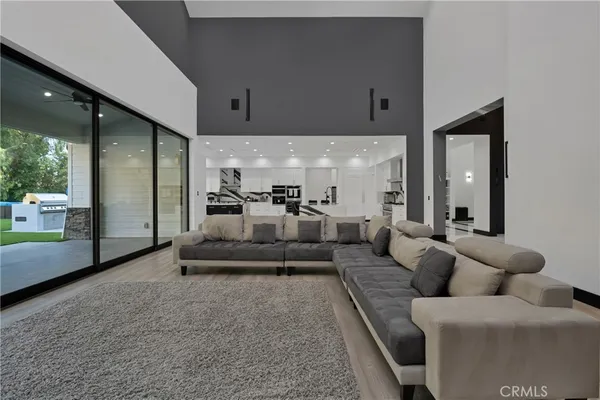 $5,000,000 | 6006 Spring Valley Road, Hidden Hills, CA 91302