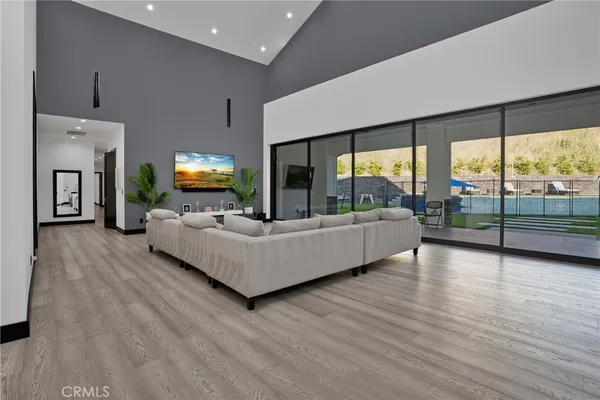 $5,000,000 | 6006 Spring Valley Road, Hidden Hills, CA 91302