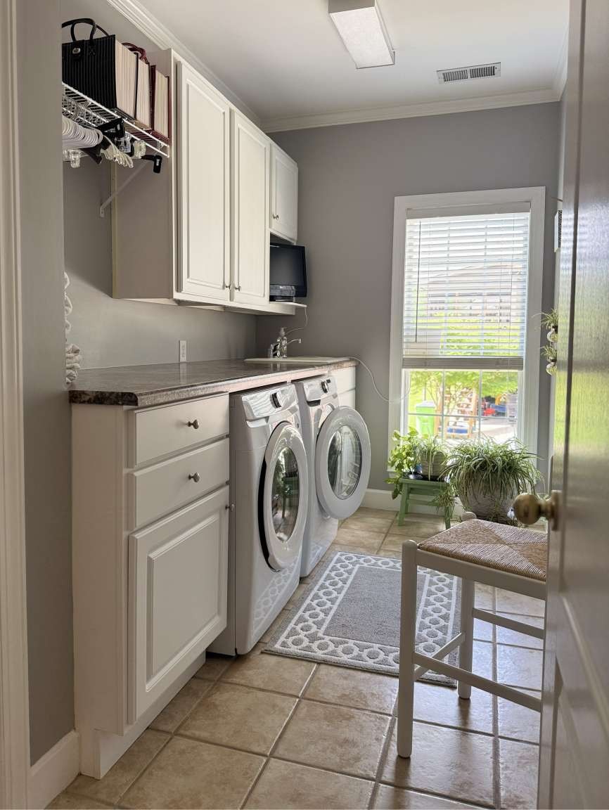 513 Owen Road Leeds, AL 35094 - Photo 12 of 25 a view of a kitchen with fridge and washer