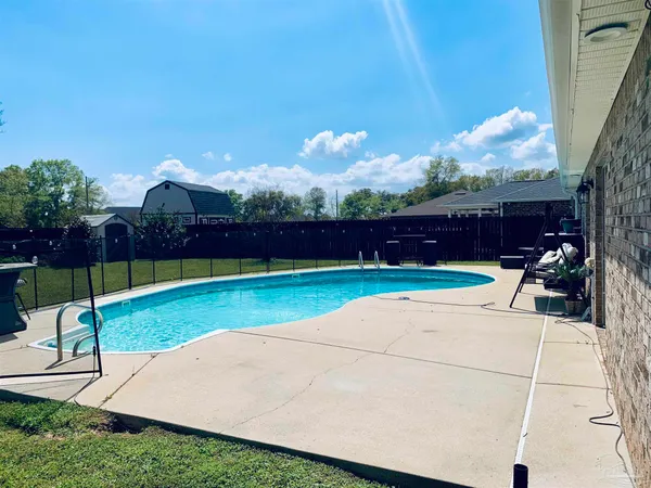 $2,900 | 2435 Covered Bridge Lane, Pace, FL 32571