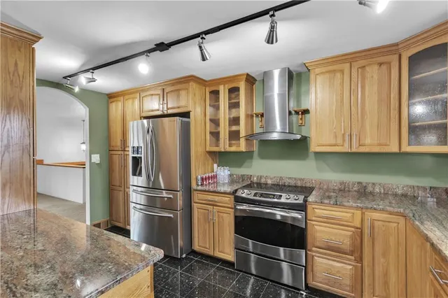 $349,900 | 221 Roxbury Drive, Greensburg, PA 15601