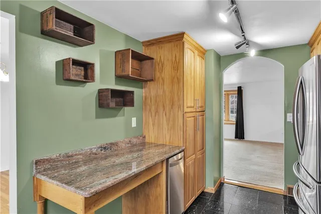 $349,900 | 221 Roxbury Drive, Greensburg, PA 15601