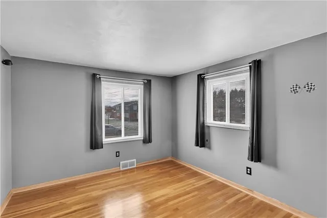 $349,900 | 221 Roxbury Drive, Greensburg, PA 15601