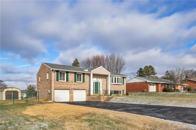 $349,900 | 221 Roxbury Drive, Greensburg, PA 15601
