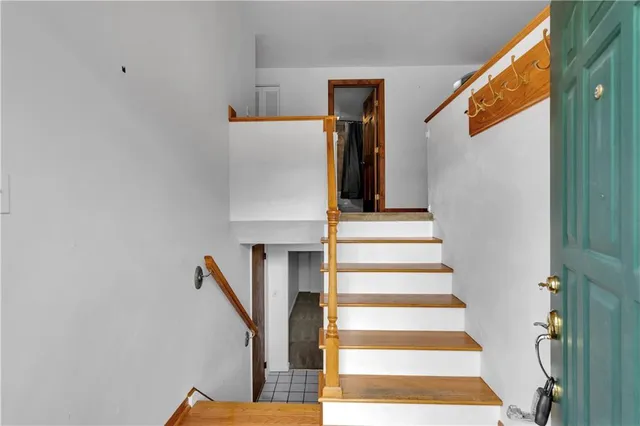 $349,900 | 221 Roxbury Drive, Greensburg, PA 15601