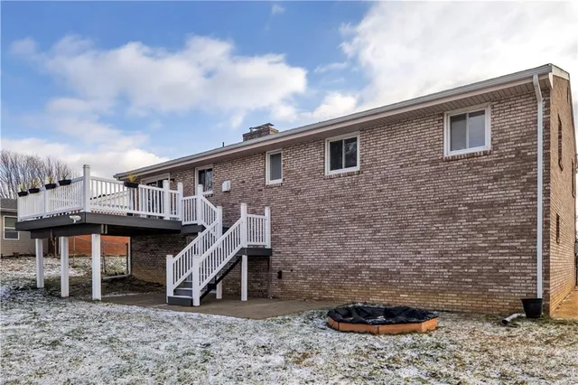 $349,900 | 221 Roxbury Drive, Greensburg, PA 15601