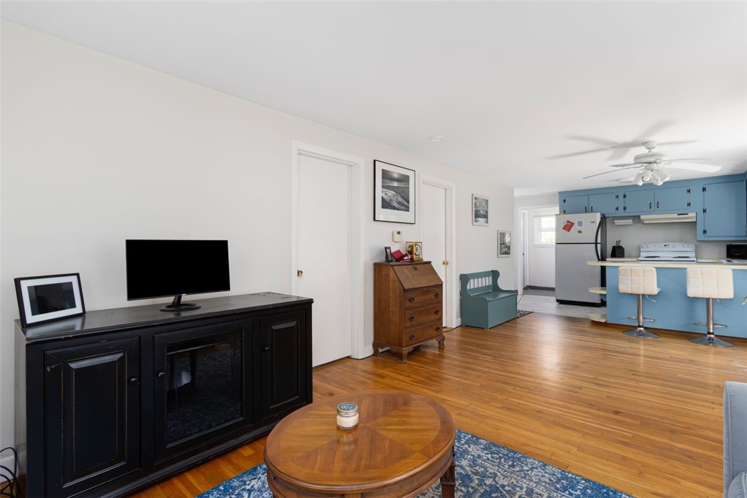 58 Springer Avenue Tiverton, RI 02878 - Photo 7 of 32