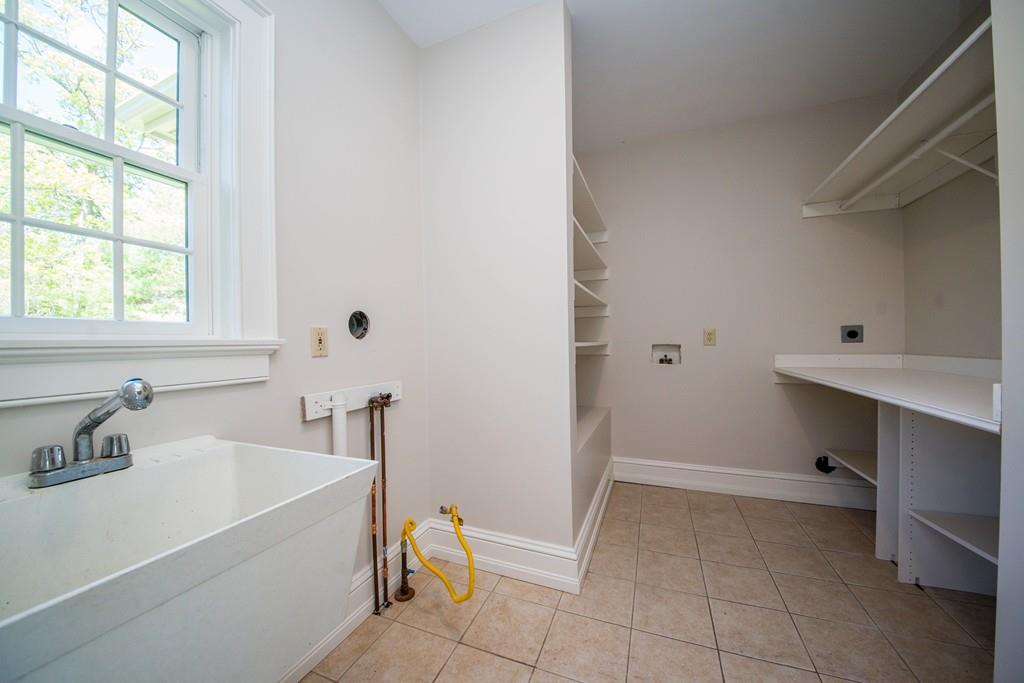 185 Gaffney Road Dartmouth, MA 02748 - Photo 33 of 42