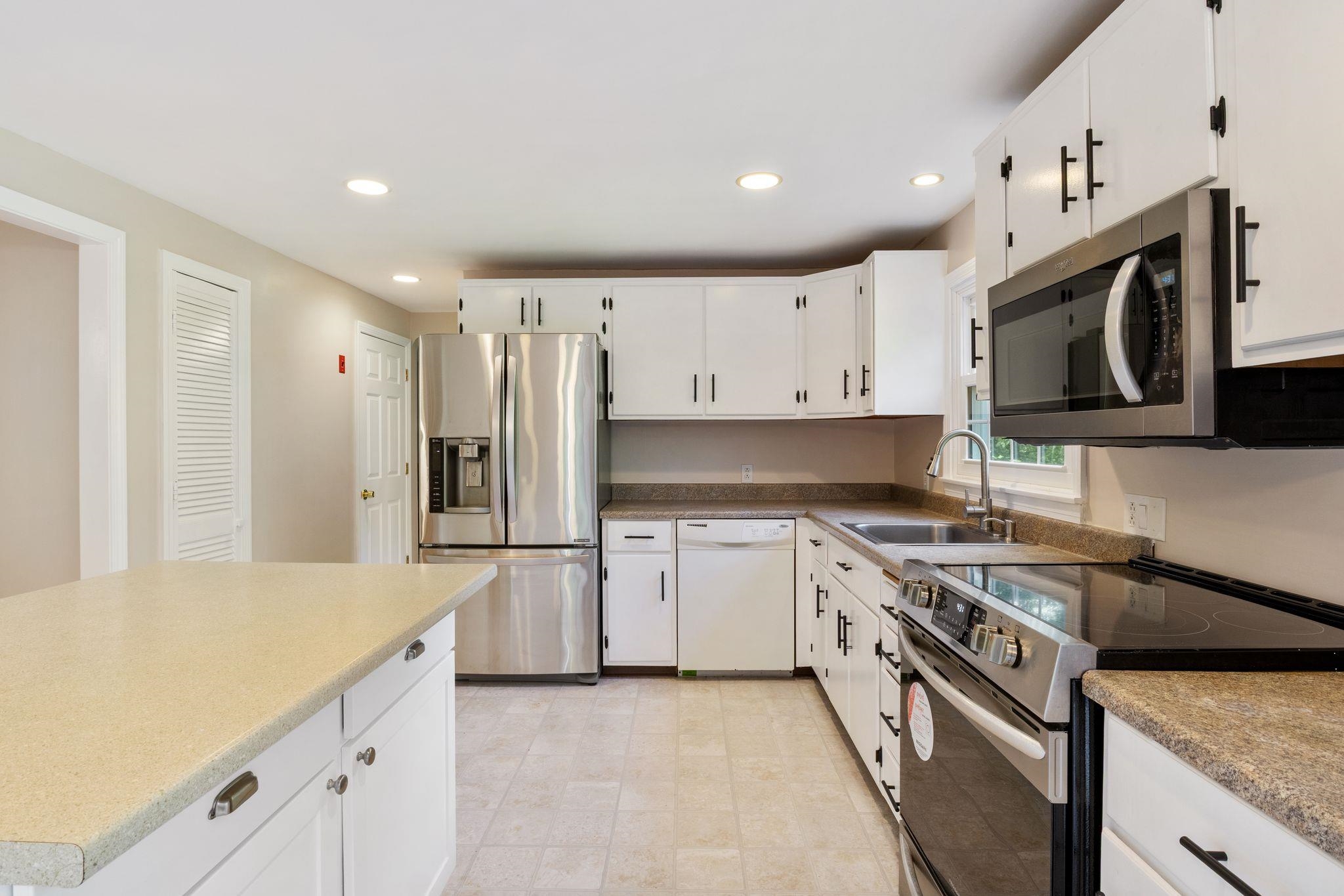 46 Woodridge Road Durham, NH 03824 - Photo 18 of 60