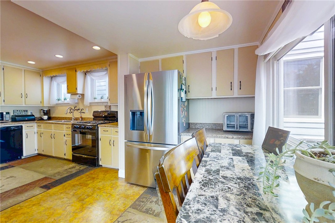 175 East 3rd Street Corning, NY 14830 - Photo 12 of 50