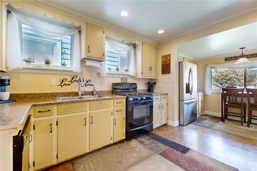 175 East 3rd Street Corning, NY 14830 - Photo 7 of 50