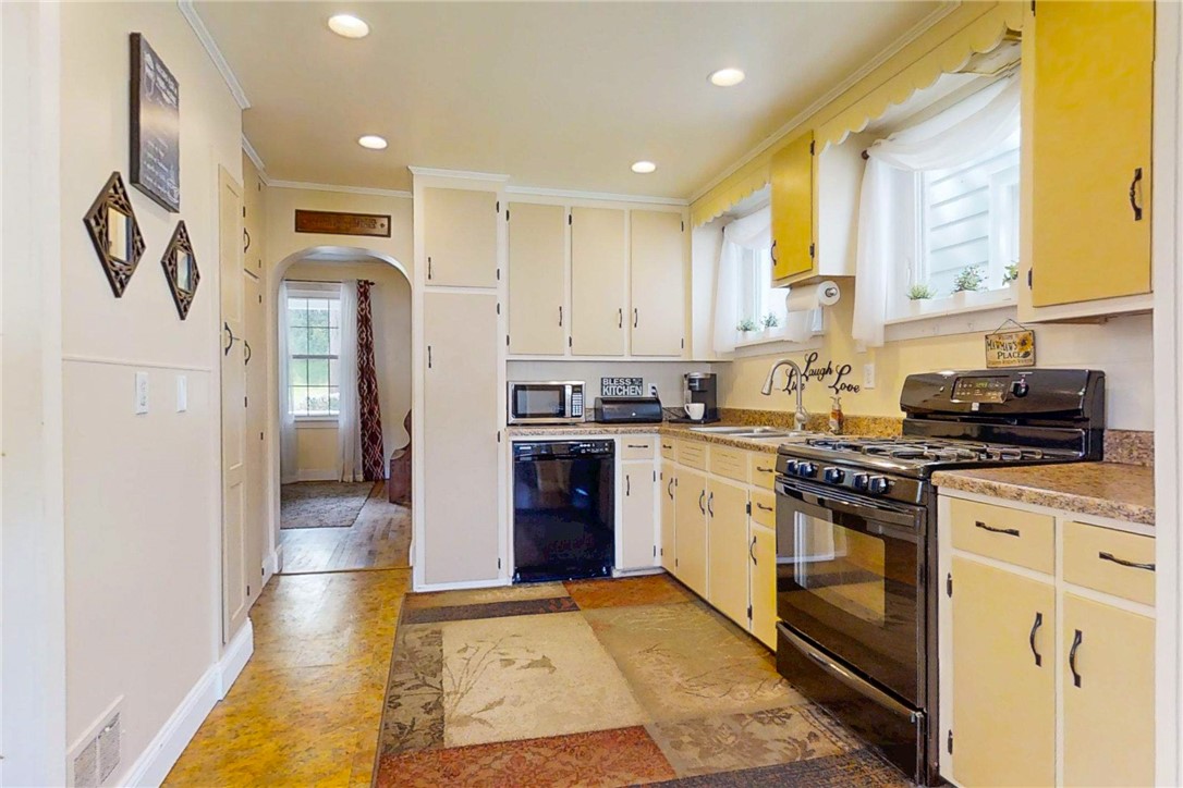 175 East 3rd Street Corning, NY 14830 - Photo 10 of 50