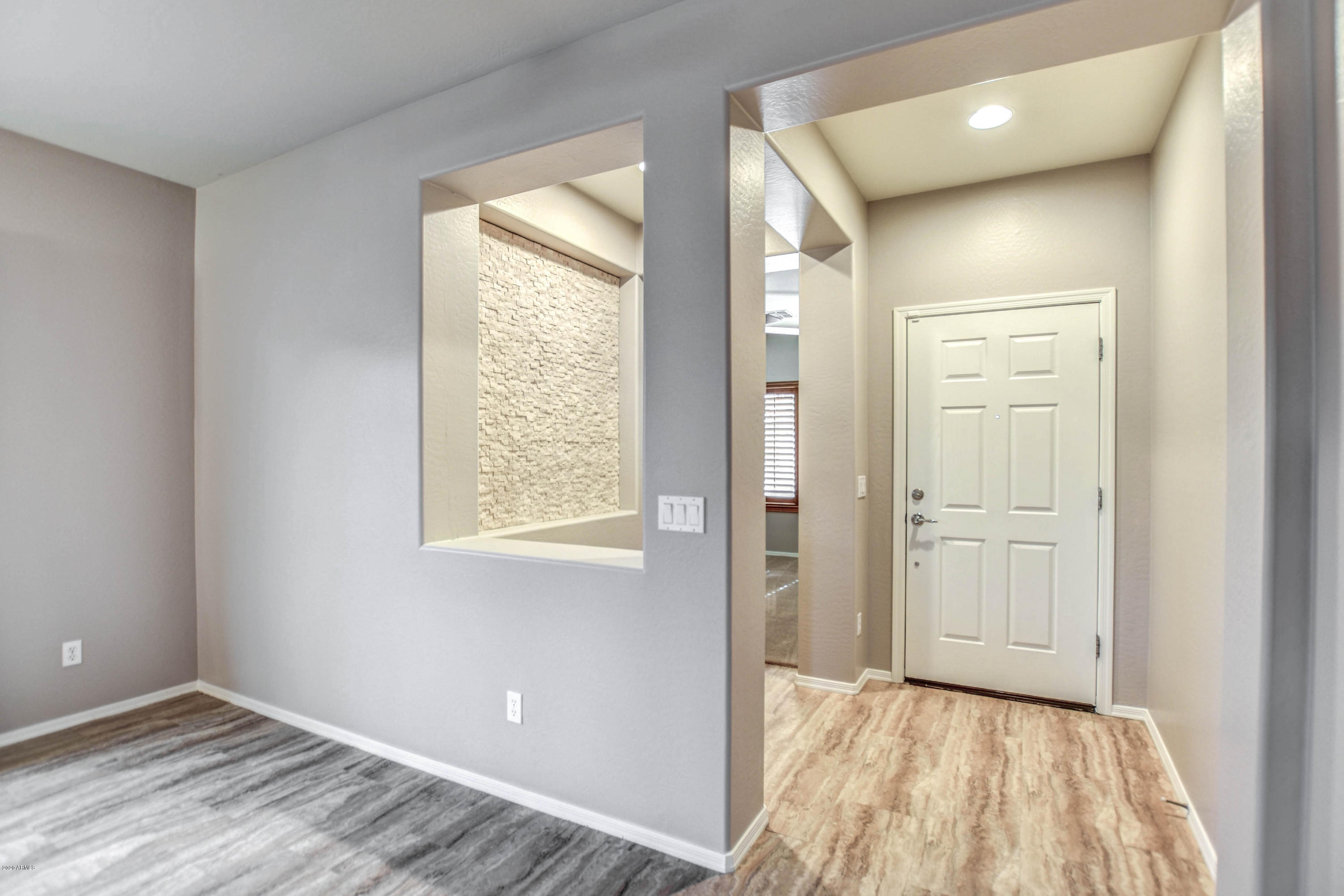 7582 West Springfield Way Florence, AZ 85132 - Photo 5 of 42 Foyer