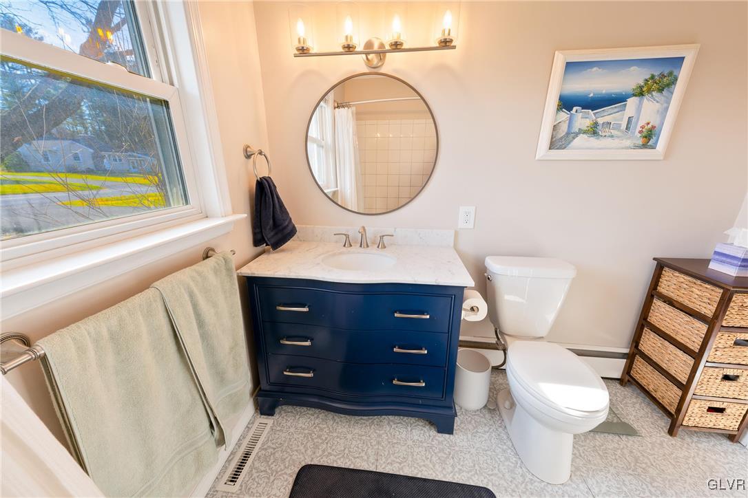 3831 East Hopewell Road Center Valley, PA 18034 - Photo 15 of 32 Gallery Image 15