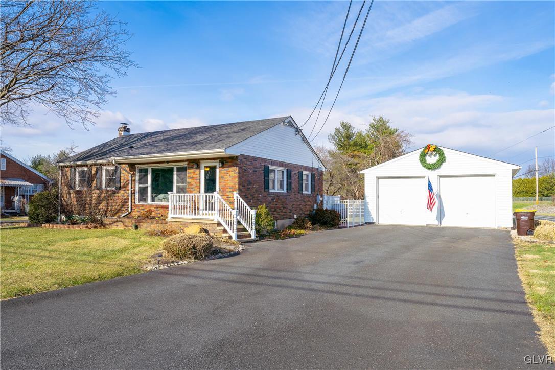 3831 East Hopewell Road Center Valley, PA 18034 - Photo 3 of 32 Gallery Image 3