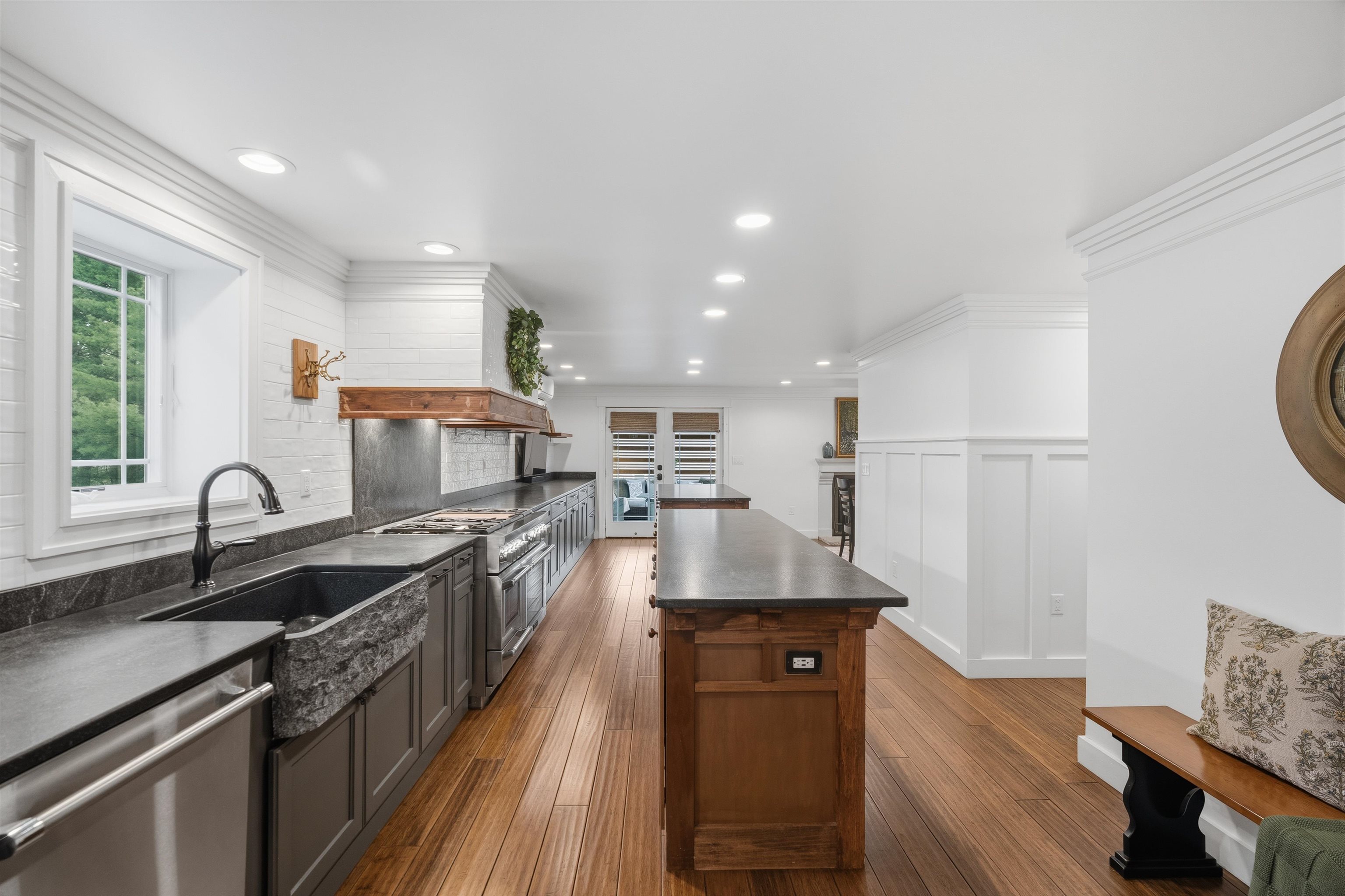 158 Pinecrest Road Litchfield, NH 03052 - Photo 7 of 55