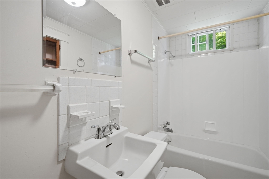 98 Stockbridge Road Amherst, MA 01003 - Photo 23 of 42 Gallery Image 23