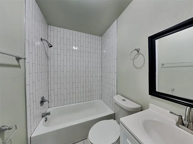 $1,695 | 1330 Marfa Avenue, Dallas, TX 75216