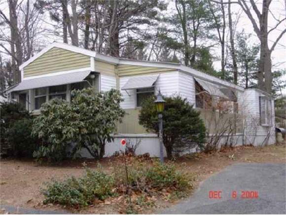 121 Robin Hood Lane Exeter, NH 03833 - Photo 1 of 4 Gallery Image 1