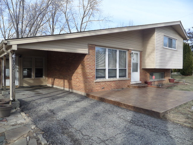 309 Davis Road Batavia, IL 60510 - Photo 2 of 23