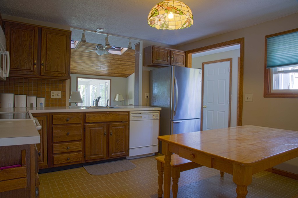 6 Hazeltine Road Upton, MA 01568 - Photo 3 of 22 Gallery Image 3