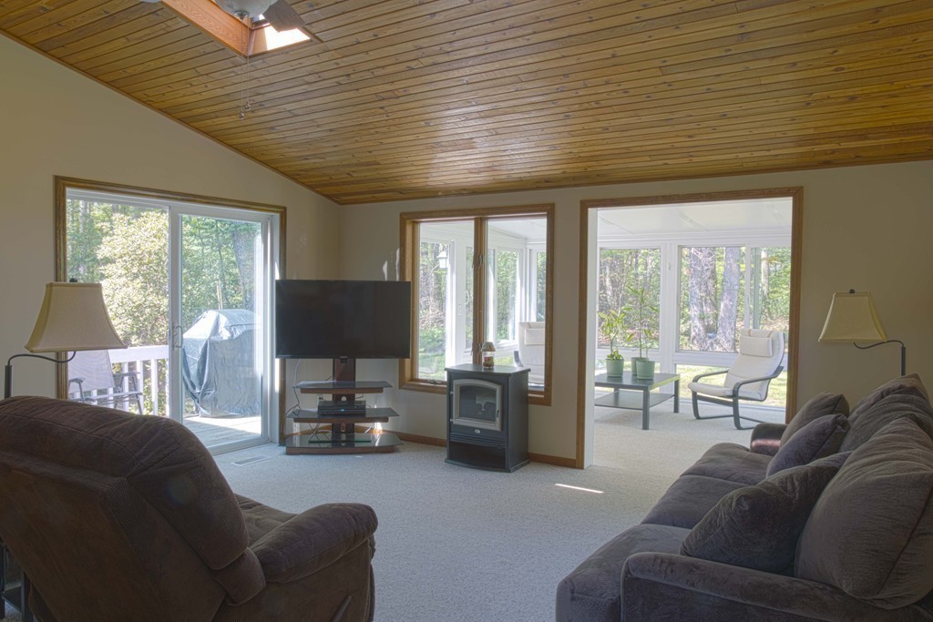 6 Hazeltine Road Upton, MA 01568 - Photo 5 of 22 Gallery Image 5