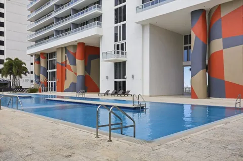 $2,500,000 | 50 Biscayne Boulevard, Unit 2510, Miami, FL 33132