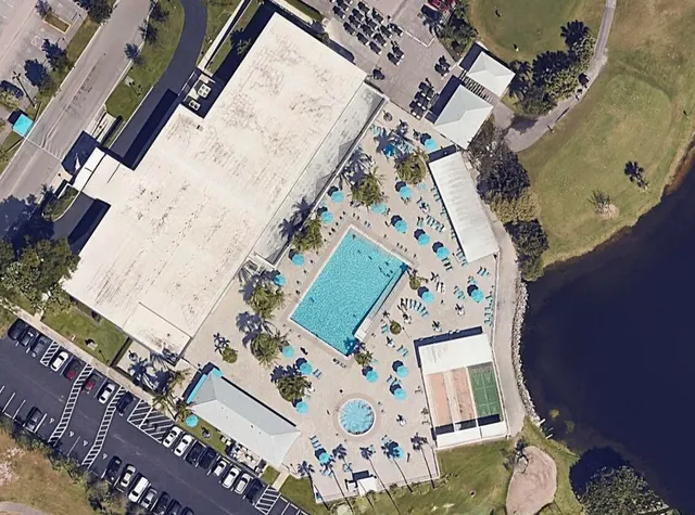 a view of a back yard of the house