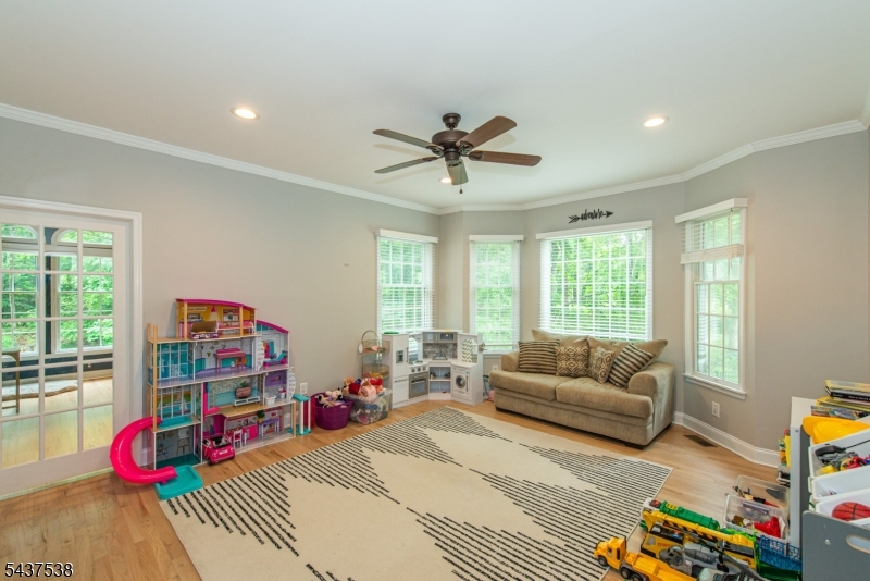 18 Stoneybrook Road Long Valley, NJ 07853 - Photo 13 of 49