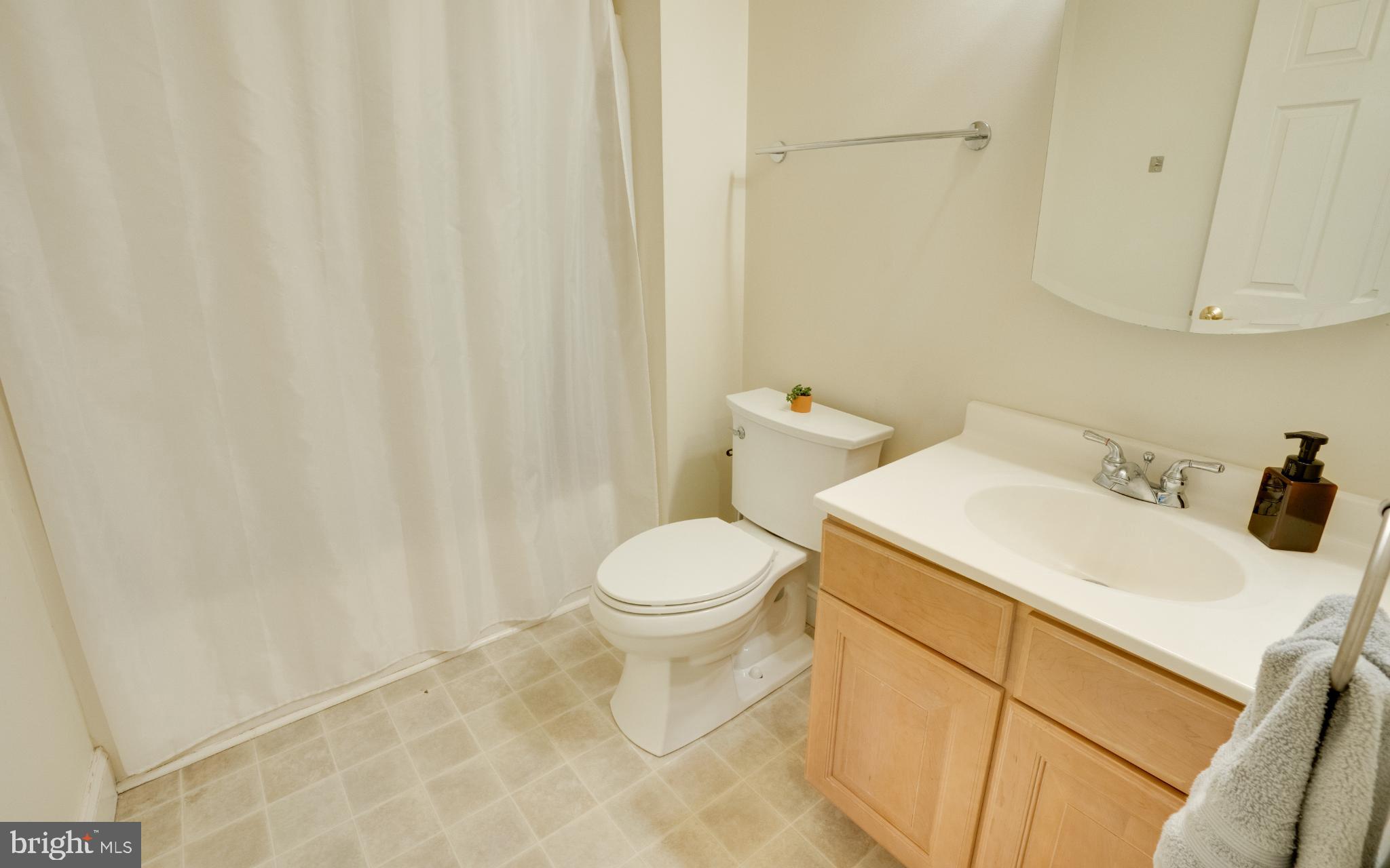 62 Murray Road Elkton, MD 21921 - Photo 26 of 68 Bright and inviting bathroom oasis.