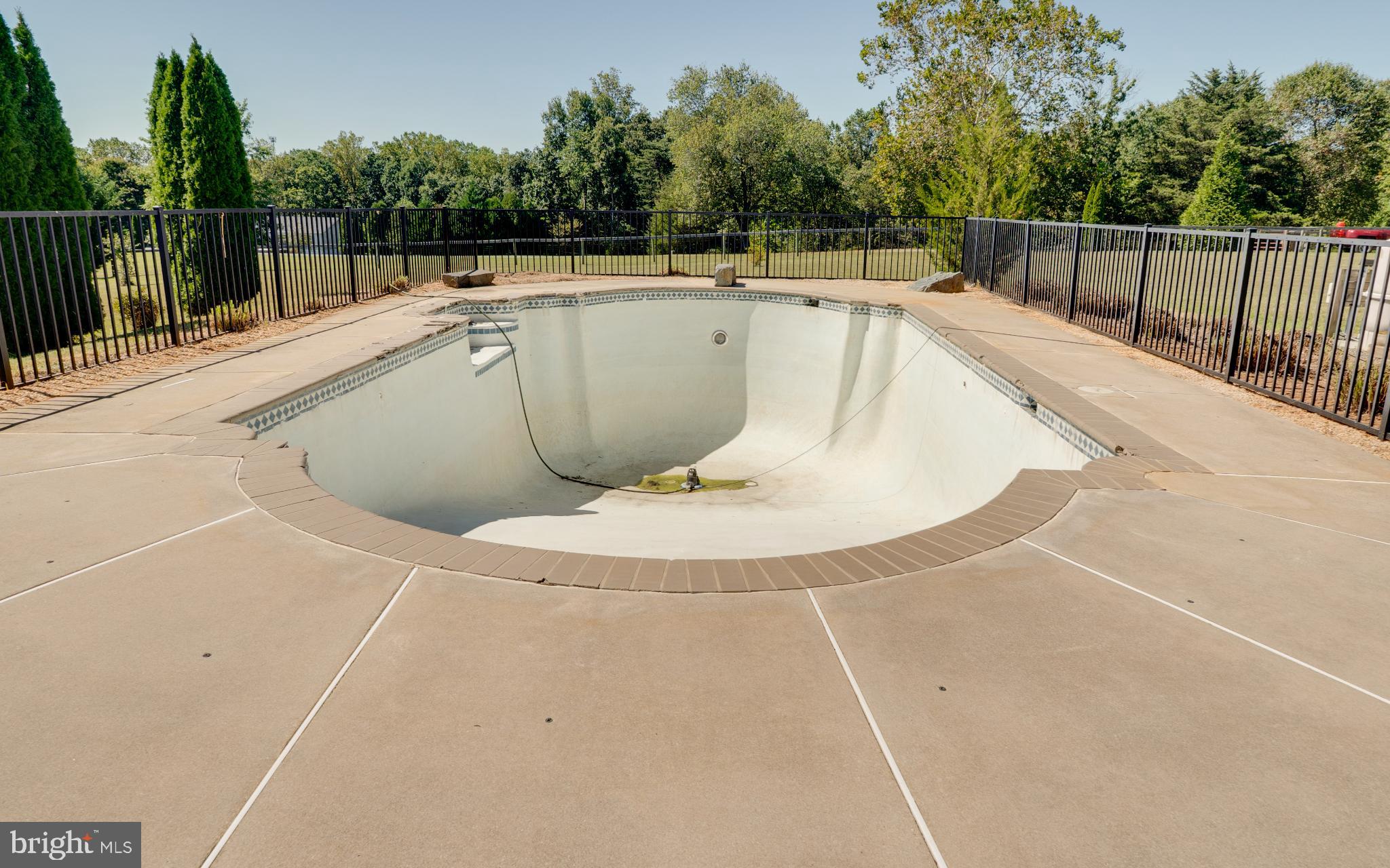 62 Murray Road Elkton, MD 21921 - Photo 53 of 68 Empty pool awaits summer's return.