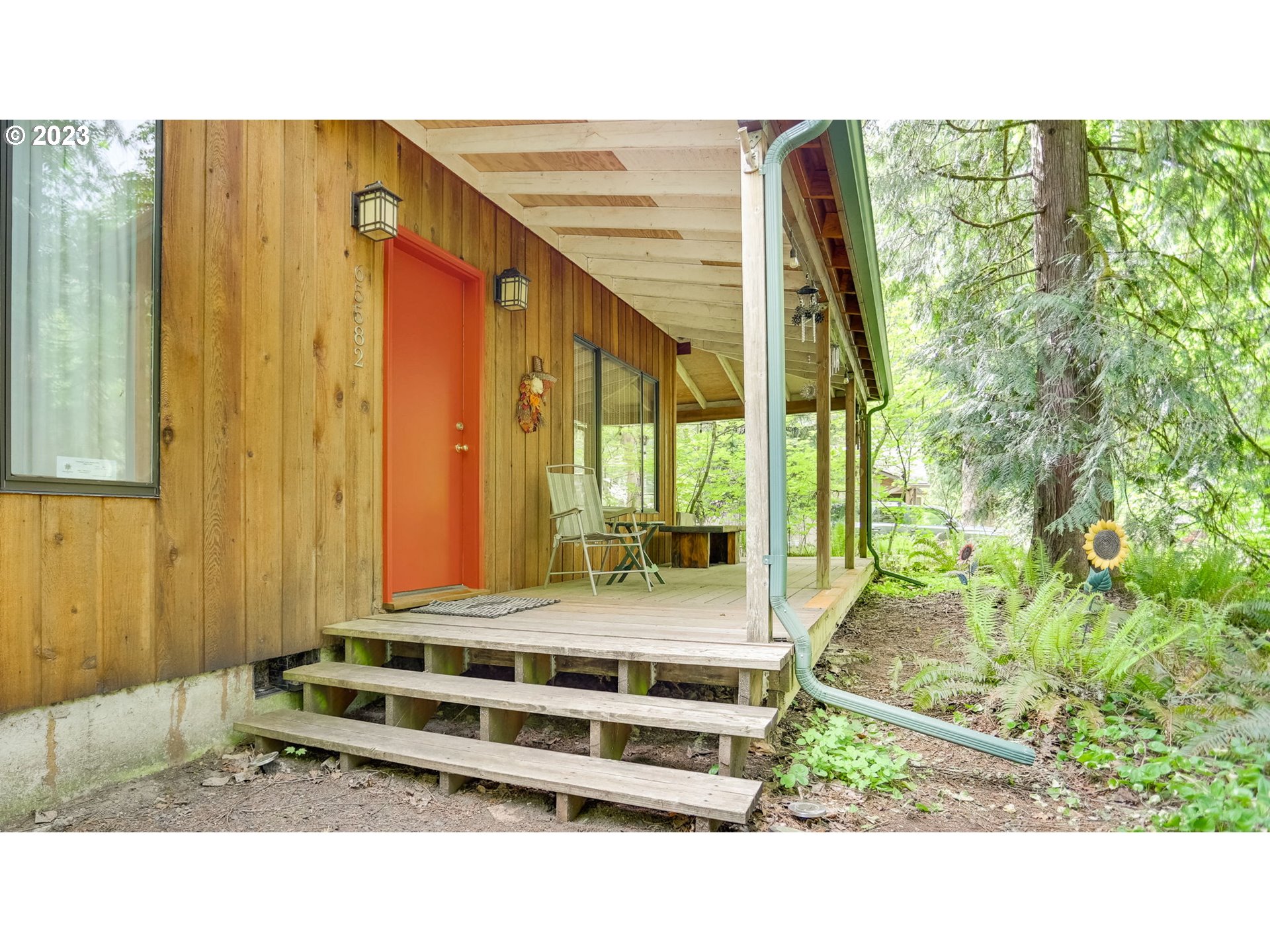 65582 East Timberline Drive Rhododendron, OR 97049 - Photo 6 of 48 a black and white photo of a living room