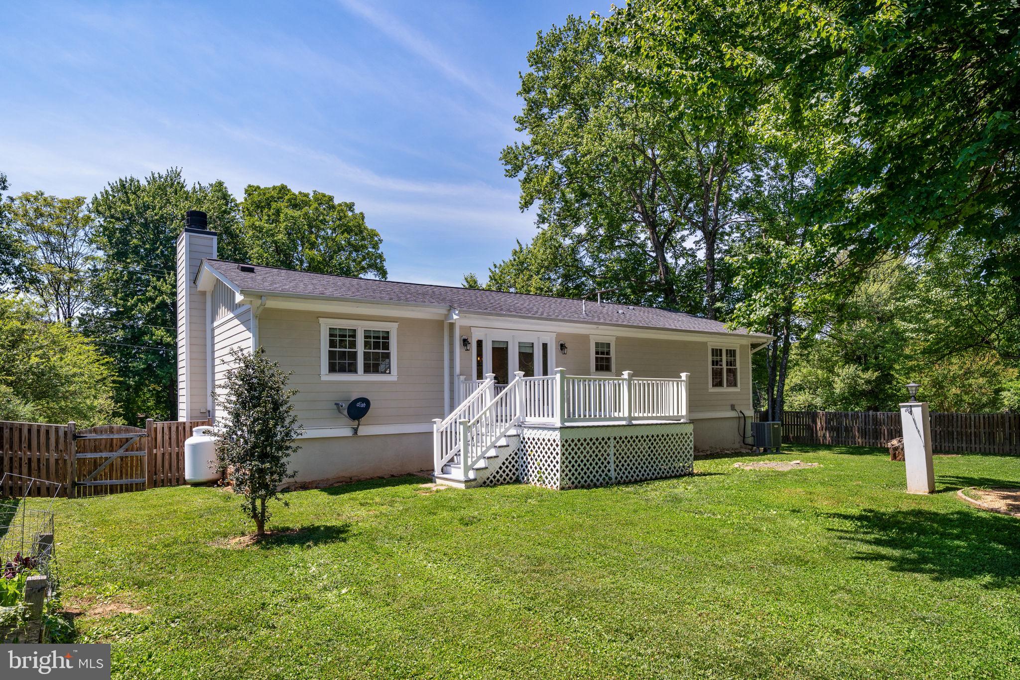 22202 Newlin Mill Road Middleburg, VA 20117 - Photo 3 of 37