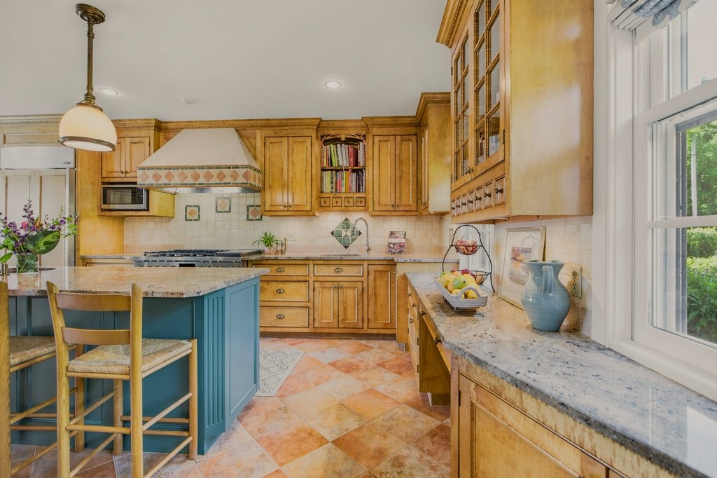 148 Nanaquaket Road Tiverton, RI 02878 - Photo 22 of 47