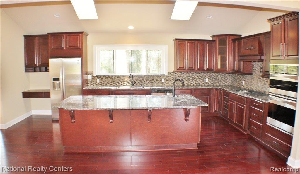 962 Dowling Road Bloomfield Hills, MI 48304 - Photo 3 of 8 kitchen whole shot.jpg
